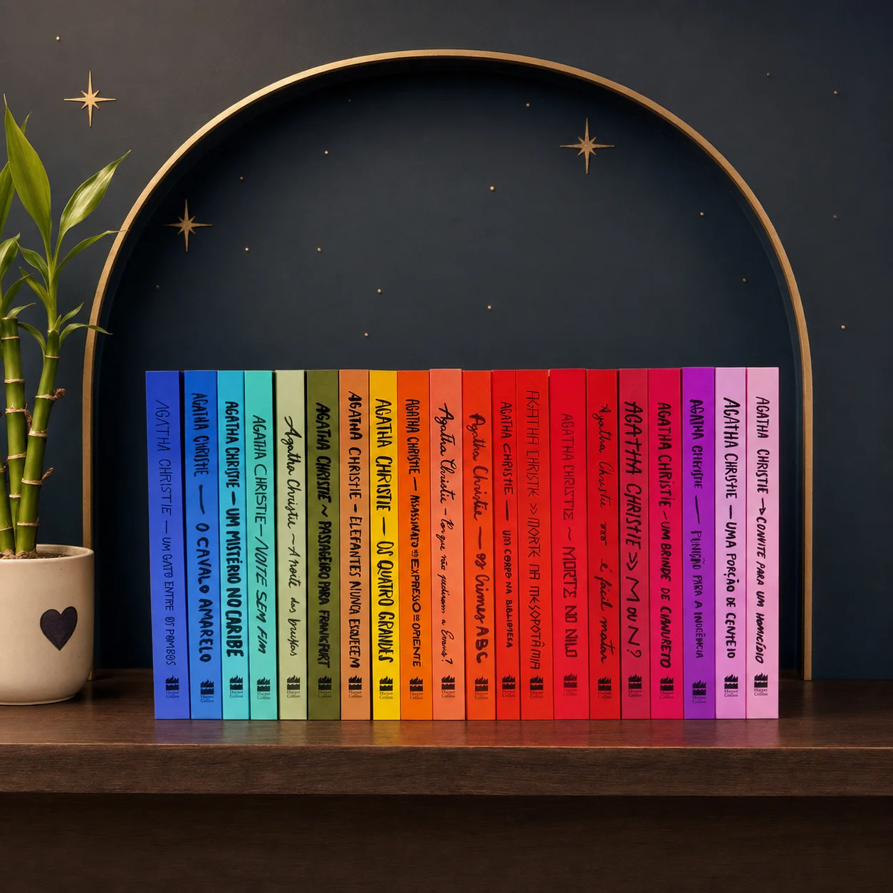 Organizar as lombadas seguindo as cores do arco-íris da Agatha Christie